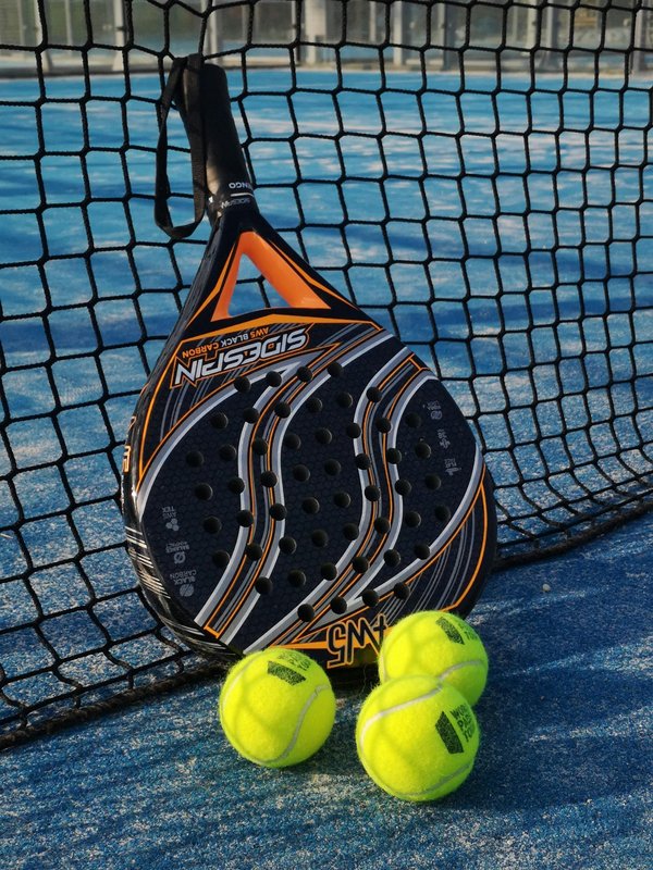 Profitez des soldes sur les meilleures raquettes de padel !